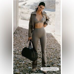 alo - full length airbrush bootcut legging - espresso